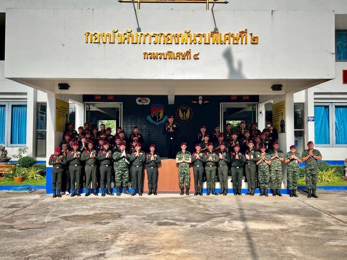 เหรียญจิ๊กโก๋ แจกทหารชายแดน โดยพระอาจารย์แดง วรสฺกโก วัดป่าโนนเค็ง จังหวัดศรีสะเกษ