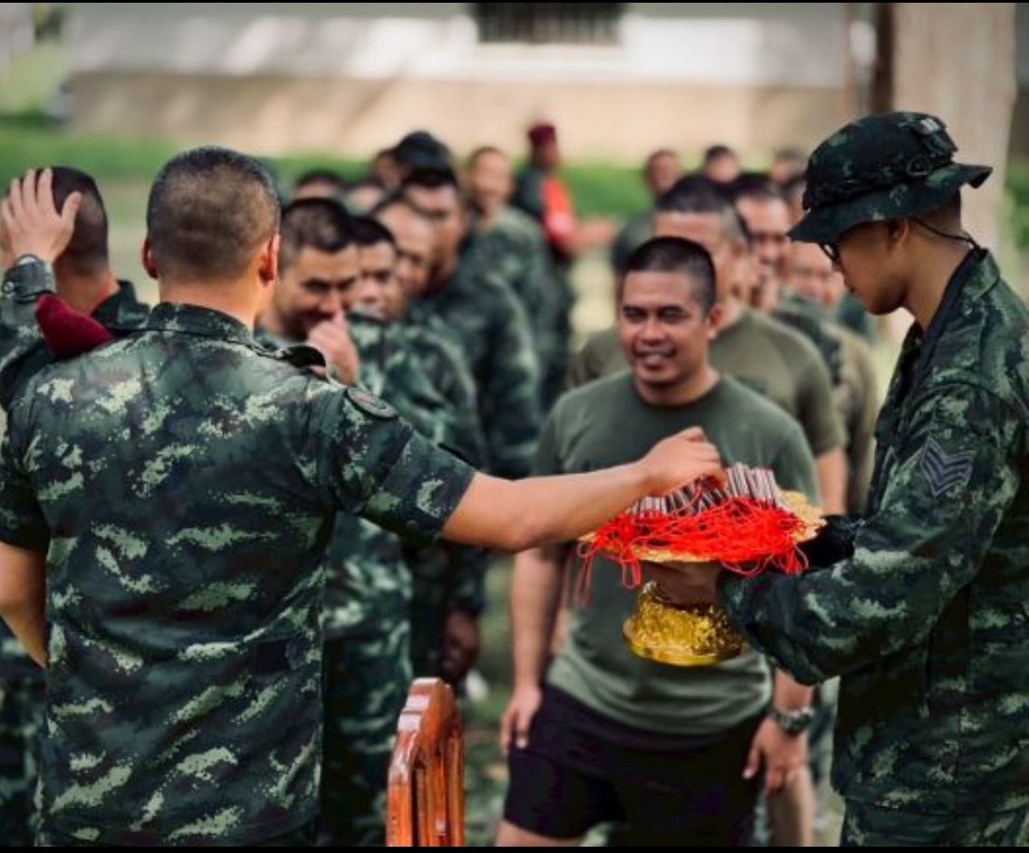 เหรียญจิ๊กโก๋ แจกทหารชายแดน โดยพระอาจารย์แดง วรสฺกโก วัดป่าโนนเค็ง จังหวัดศรีสะเกษ