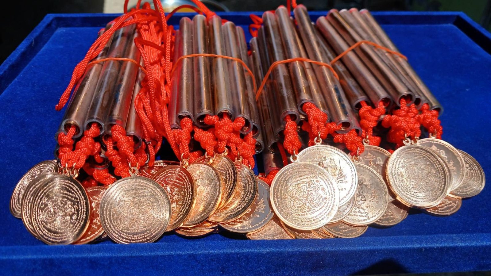 เหรียญจิ๊กโก๋ แจกทหารชายแดน โดยพระอาจารย์แดง วรสฺกโก วัดป่าโนนเค็ง จังหวัดศรีสะเกษ