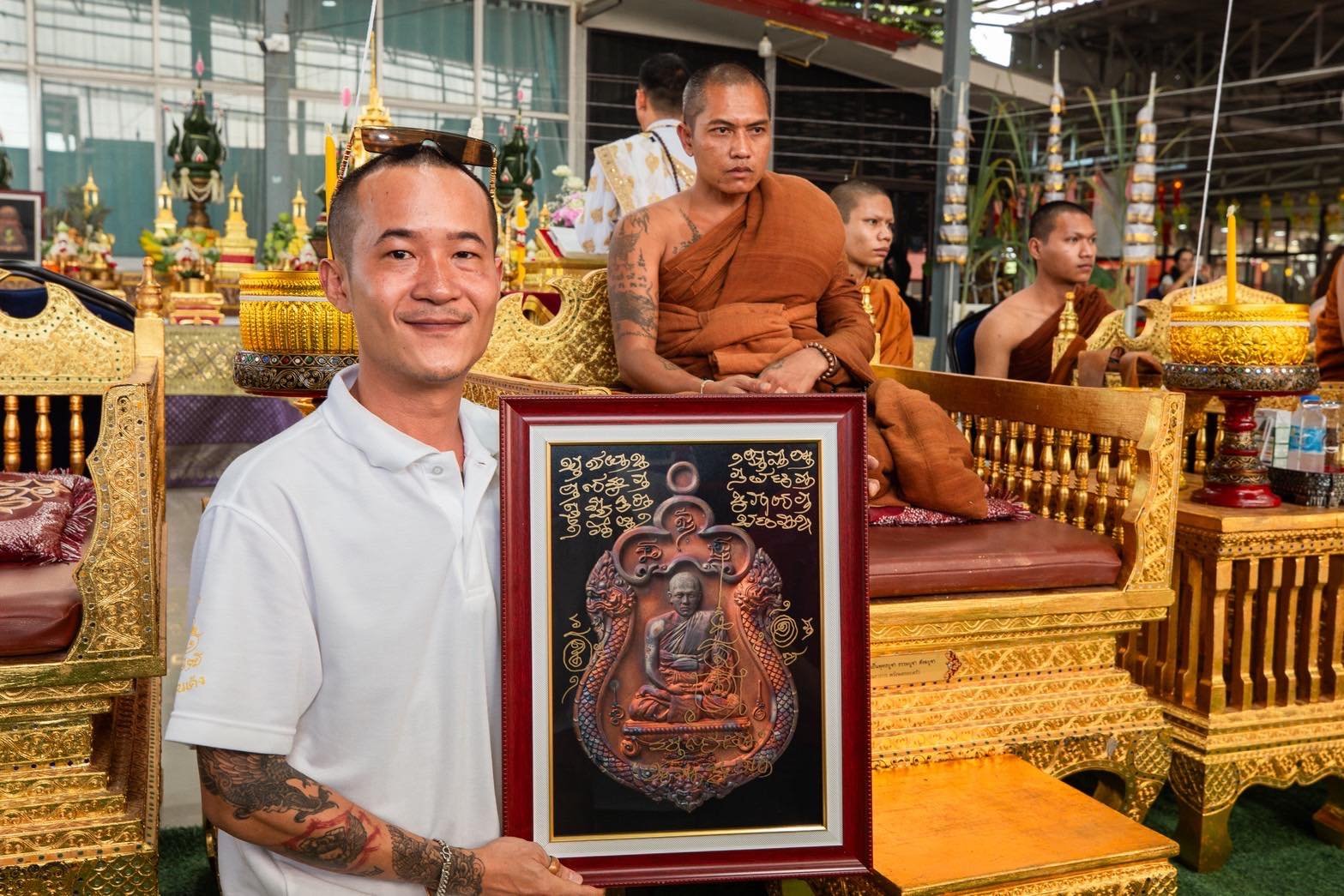 เหรียญรุ่น แก้วสารพัดนึก พระอาจารย์แดง วรสฺกโก จัดสร้างและถวายงานโดย บีมสาธุ๗๗บารมีวรสกฺโก  ออกแบบโดย สามสิงห์พุทธศิลป์