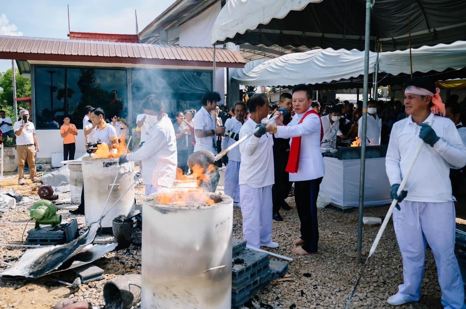 พระกริ่งบารมีสิริจันโท รุ่นรวย ๓ โลกธาตุ