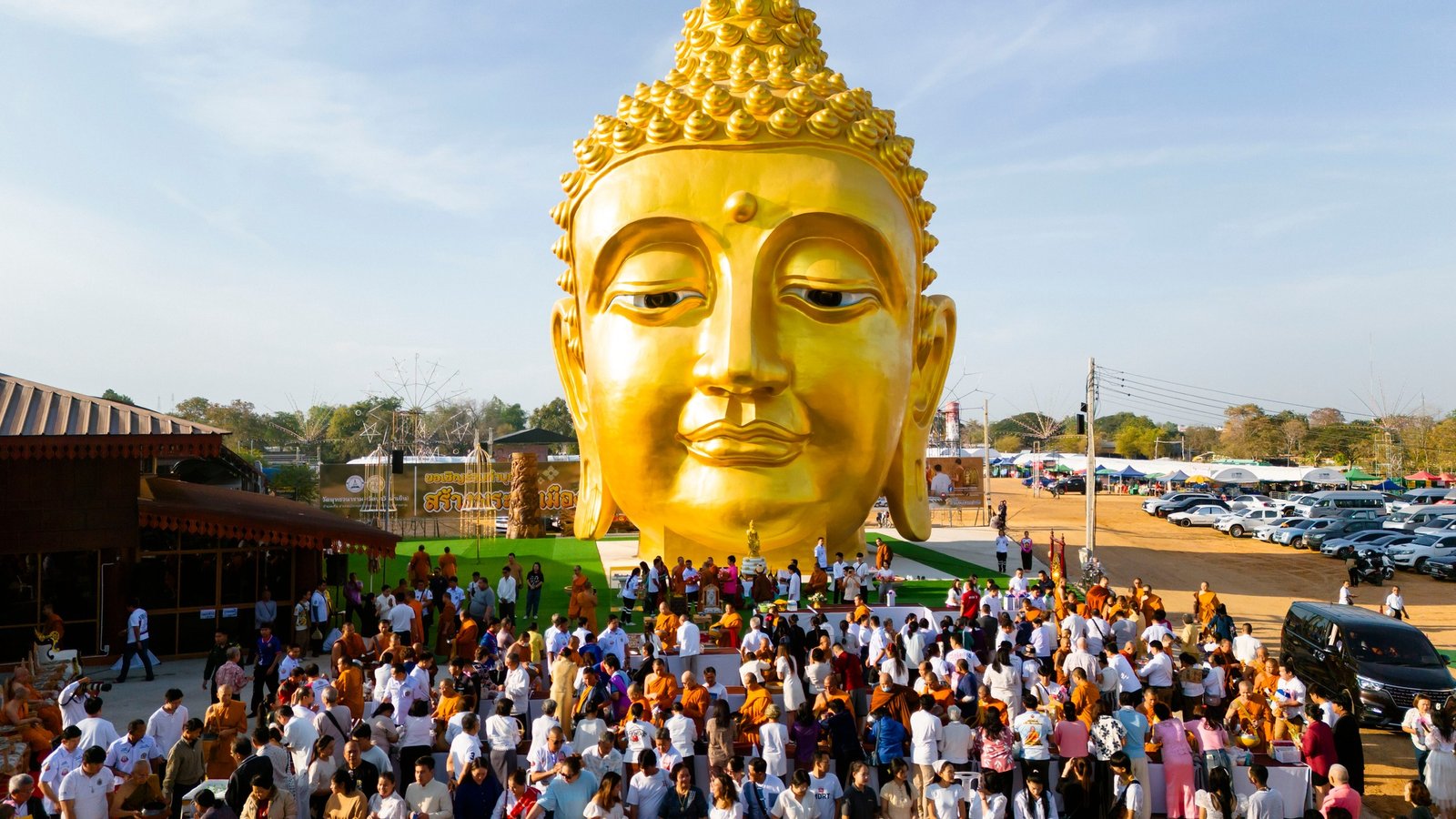 ในการนี้ ได้จัดให้มีวัตถุมงคลที่ระลึกอายุวัฒนมงคล ๔๗ ปี พระราชวชิรปัญญาภรณ์ วิ. (สุริยันต์ โฆสปญฺโญ) ผู้ช่วยเจ้าอาวาสวัดมหาชัย พระอารามหลวง ประธานสงฆ์วัดพุทธวนาราม (วัดป่าวังน้ำเย็น)