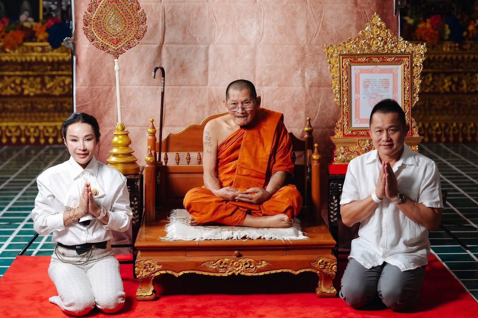 วัตถุมงคลรุ่น “ปลดหนี้” วาระการจัดสร้าง เนื่องในพิธีไหว้ครูปาธยาย ประจำปีพุทธศักราช ๒๕๖๙ พระราชวัชรธรรมโสภณ (หลวงปู่ศิลา สิริจันโท) วัดพระธาตุหมื่นหิน (ธ) จังหวัดกาฬสินธุ์ 