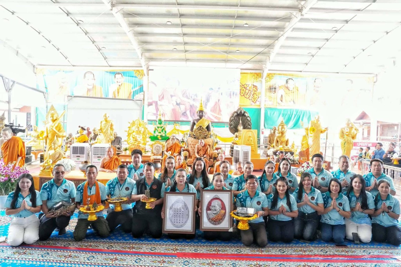 วัตถุมงคล รุ่น "พลิกชีวิต" พระเทพวัชรธรรมโสภณ (หลวงปู่ศิลา สิริจันโท)