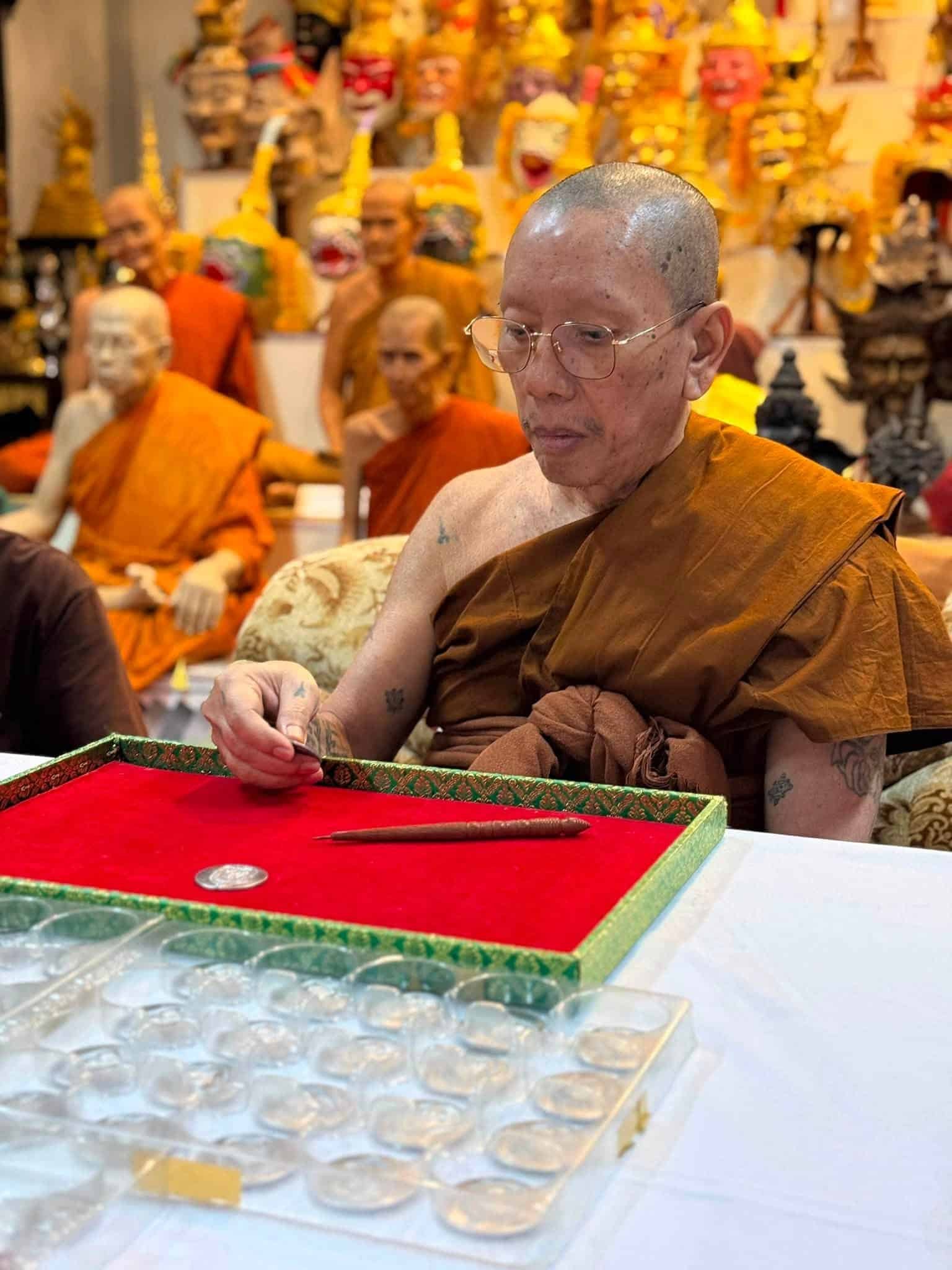 ทำเนียบ รายการจอง เหรียญ เสือ๙ชีวิต อายุวัฒนมงคล 64 ปี หลวงพ่อไฉน ฉันทสาโร วัดสังฆปรีดี อ.บ้านฝาง จ.ขอนแก่น
